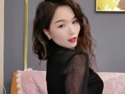 嫵媚主播 吹小泡泡 沙發上黑絲挑逗